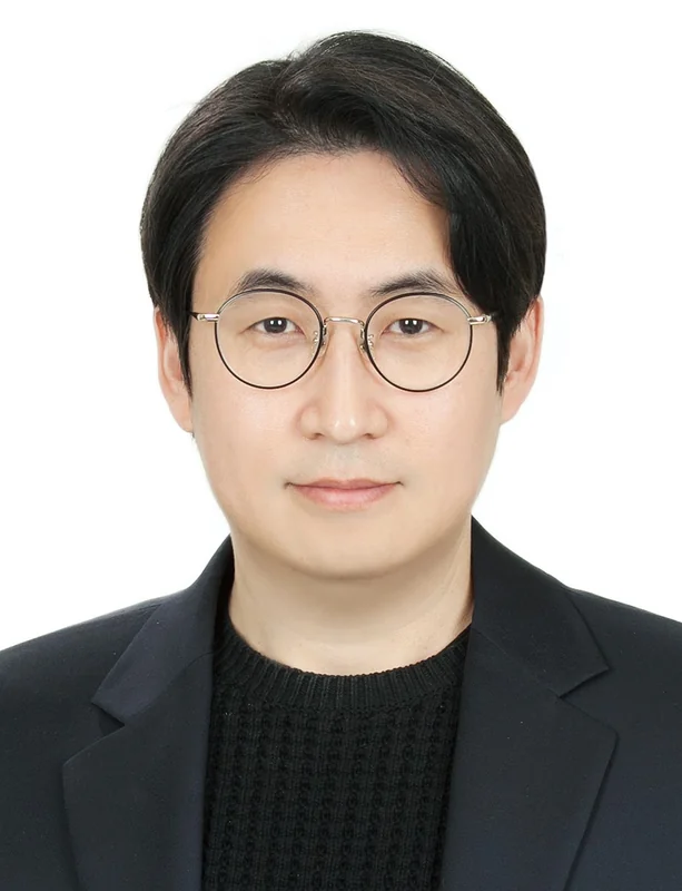 Kyunghan Lee